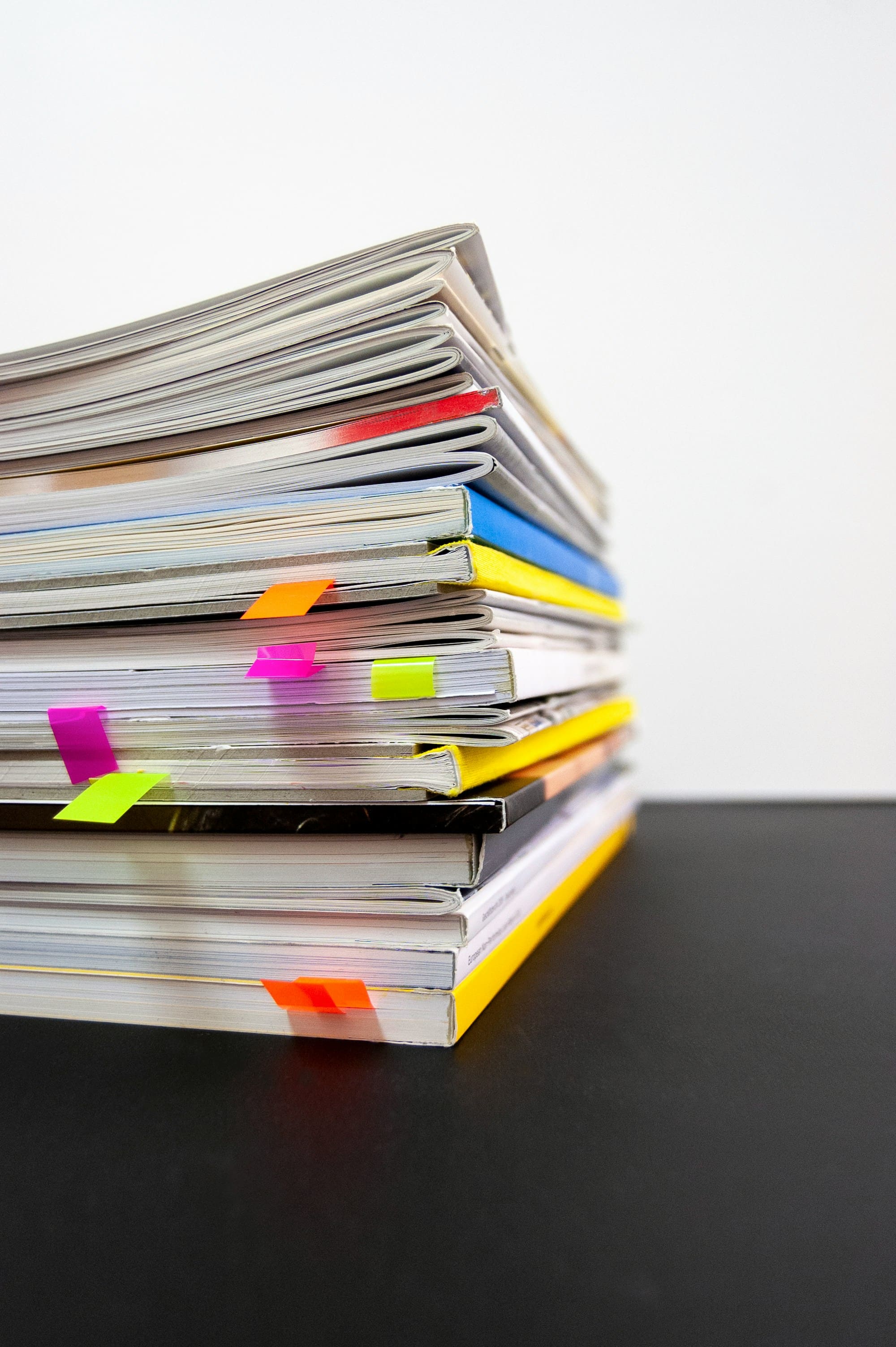 une pile de documents